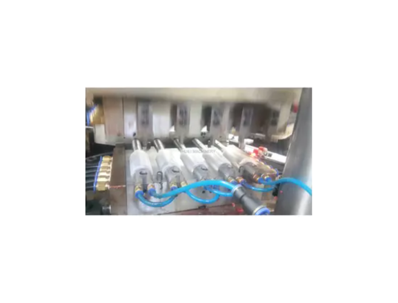 injection molding machine.png