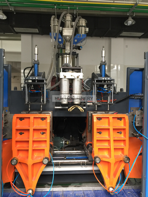 آلة نفخ القوالب ذات المحطة المزدوجة