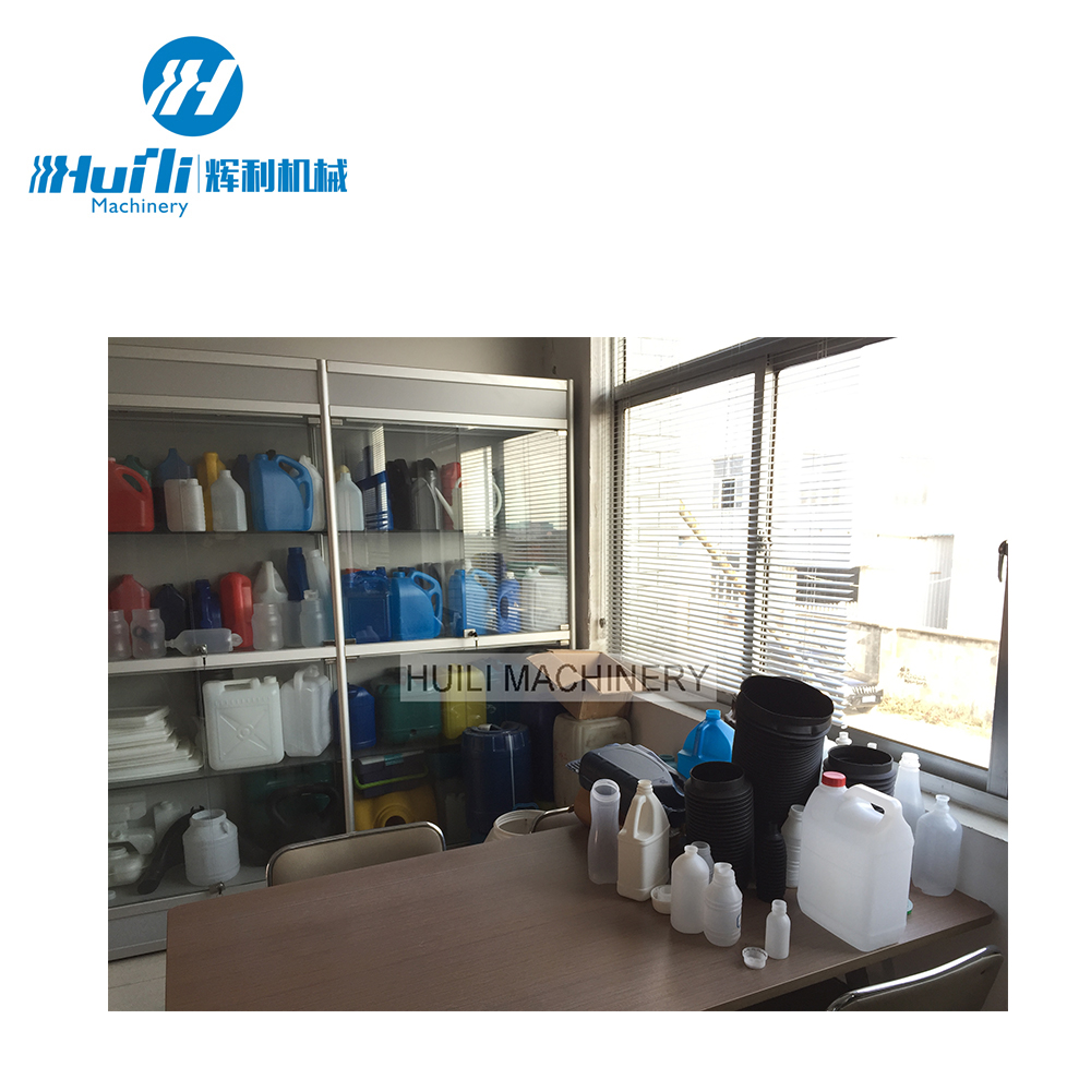 آلة التشكيل بالنفخ والبثق الأوتوماتيكية لزجاجة HDPE وصنع علب PP